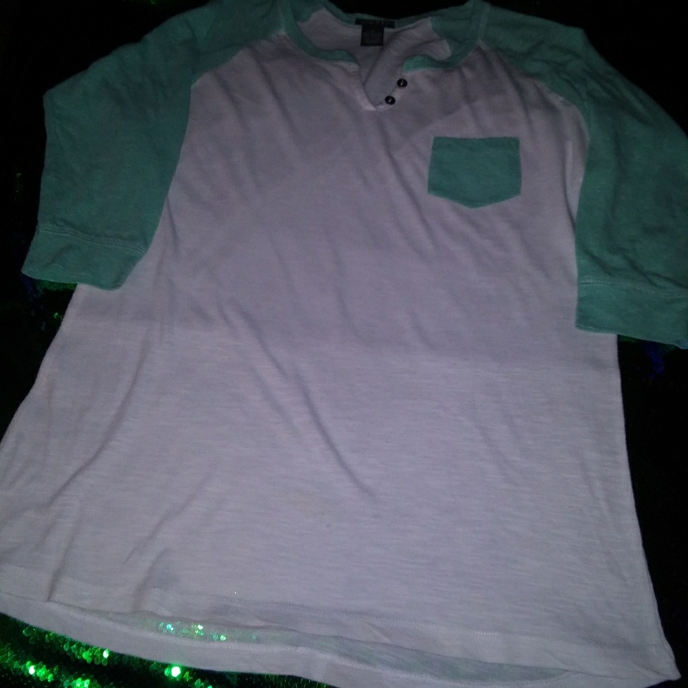 Half sleeve baseball looking shirt